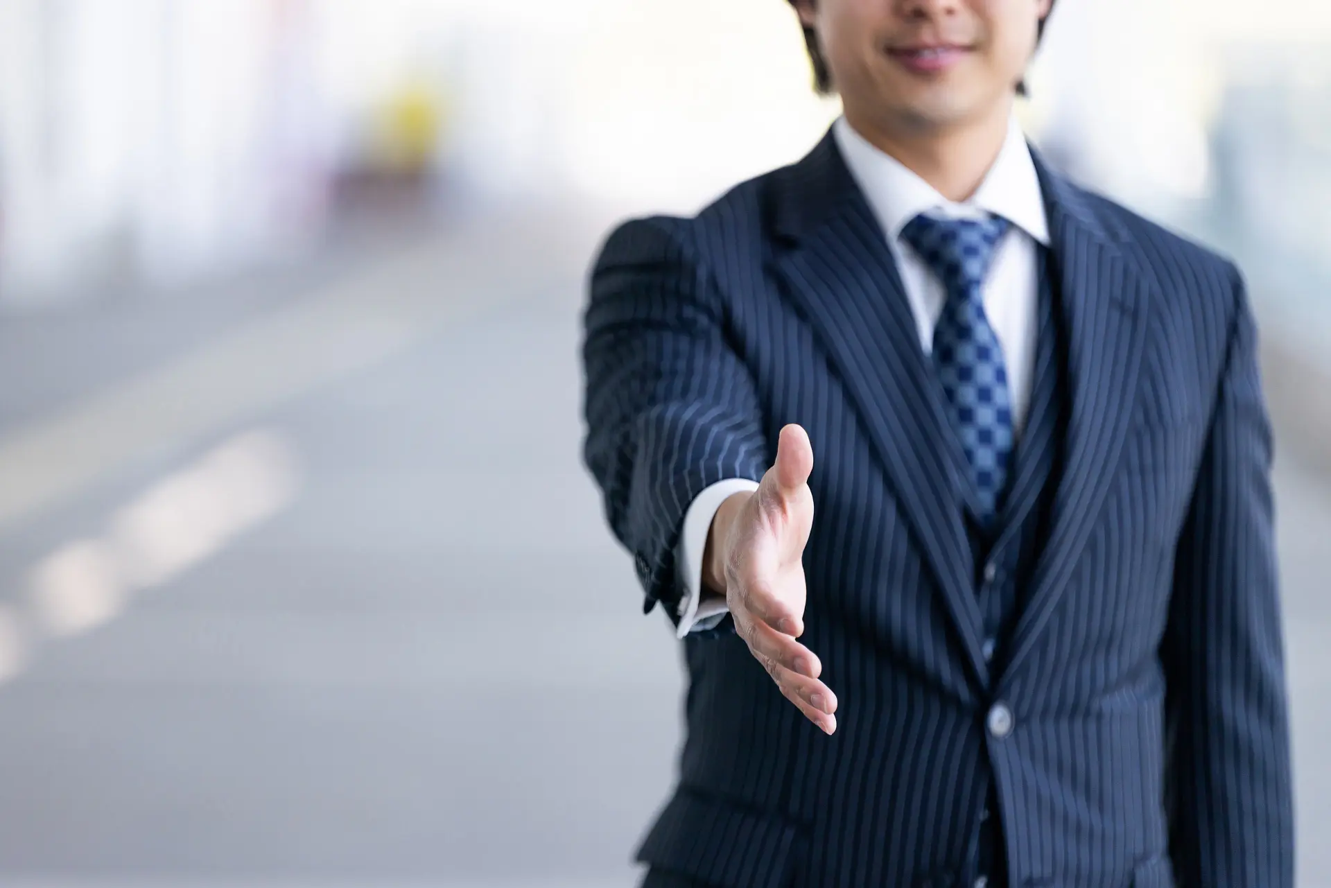 入社祝い金で採用難を突破する！リスクを抑えた支給設計と規程テンプレート