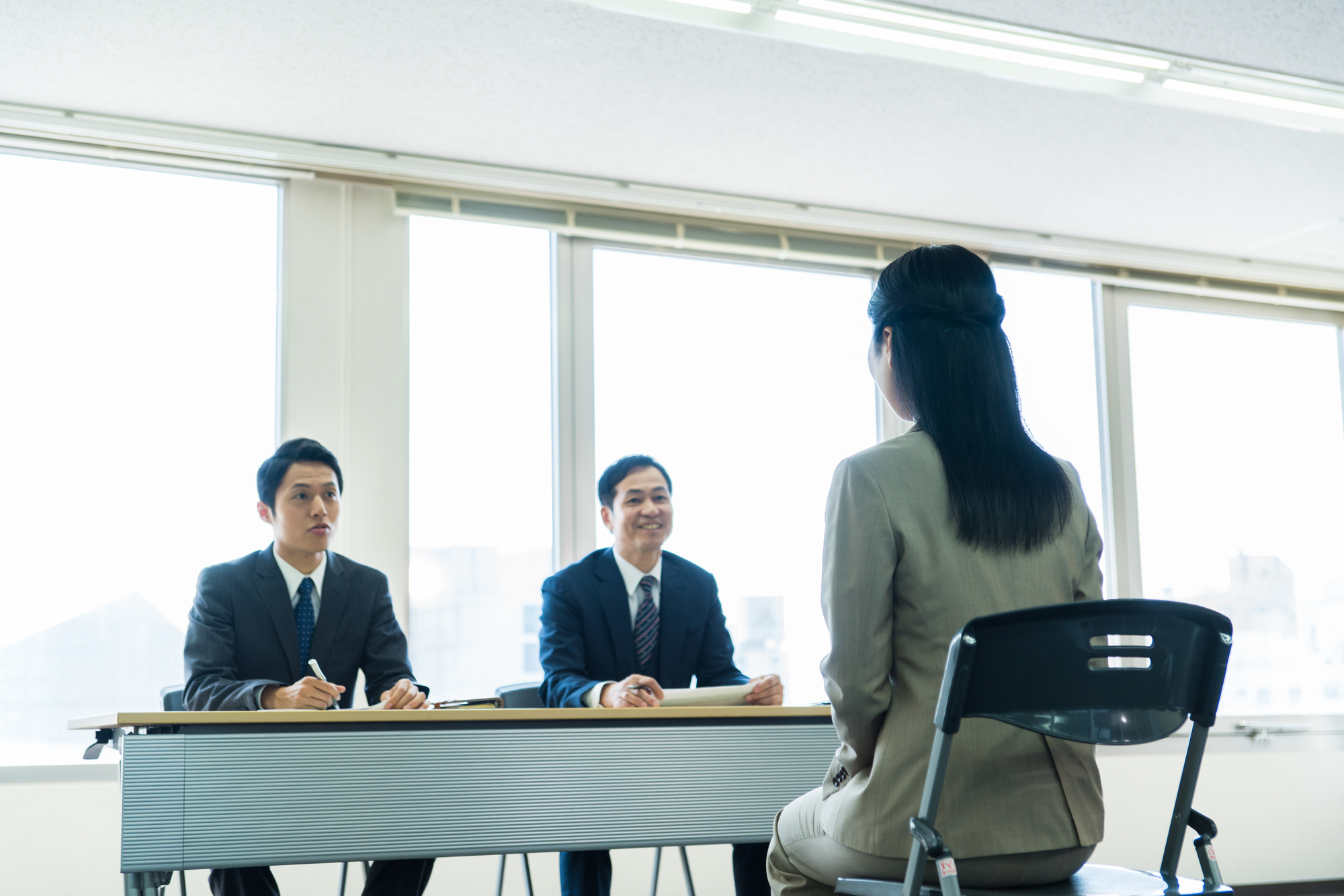面接官の心得|内定辞退を防ぎ承諾率を向上させる「CX視点」の新常識